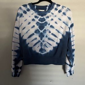 Long sleeve crop top
